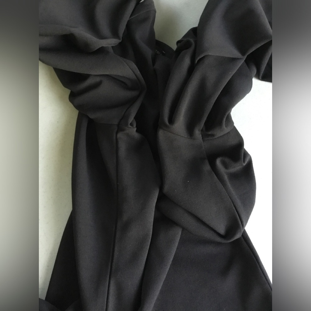 BANANA REPUBLIC ONE SHOULDER LONG SLEEVE TOP ELASTIC SLEEVE CUFFS - Picture 9 of 15